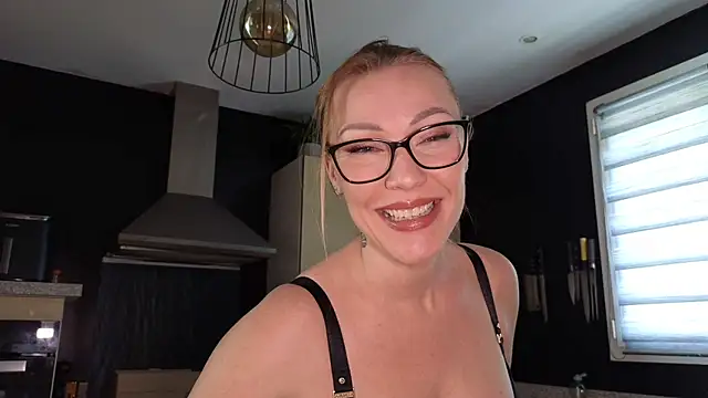 Sacha-xx online show from 15, 1, 2026