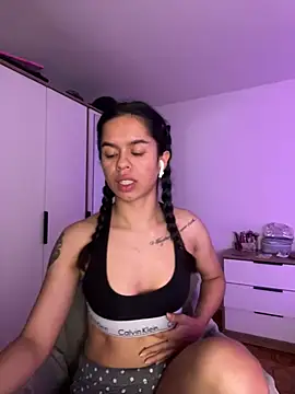 xlovelygirlx online show from 1, 3, 2025