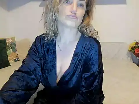 Jadore able online show from 20, 2, 2025