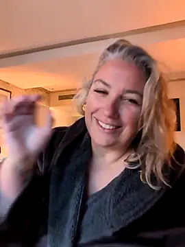 Canadian BBW online show from 7, 6, 2026