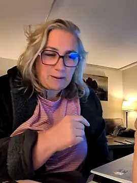 Canadian BBW online show from 9, 6, 2026