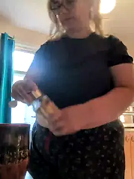 Canadian BBW online show from 16, 6, 2026
