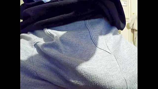 hairyuncut00 online show from 4, 12, 2025