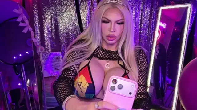 bimbotwerkqueen online show from 20, 6, 2026