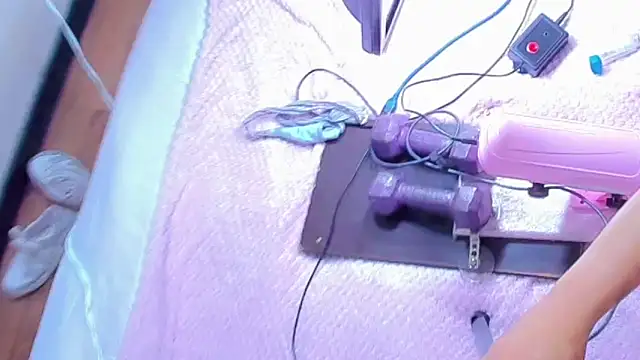 Imannejulienne online show from 20, 5, 2026