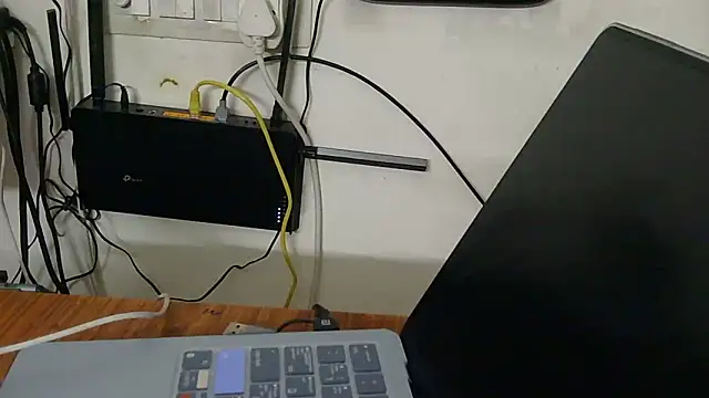 Snapshot of aliyadsouza chatting on 1, 12, 2025 aliyadsouza online show from 1, 12, 2025