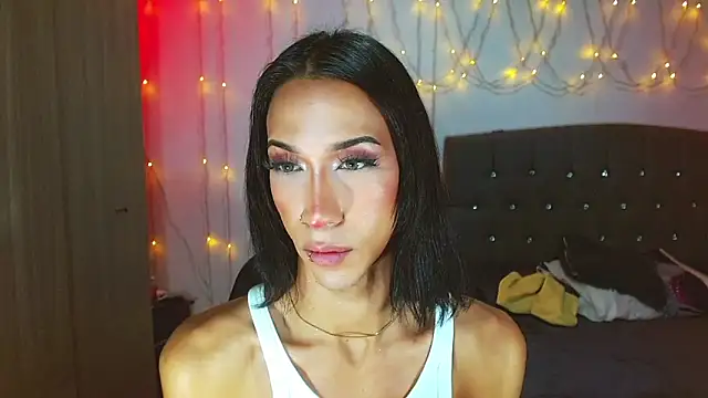 Kenisha Sweet online show from 5, 3, 2025