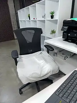 Snapshot of natural_bigboobs chatting on 2, 3, 2025 natural bigboobs online show from 2, 3, 2025