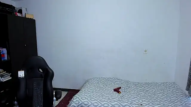 ares sexxx online show from 14, 4, 2026