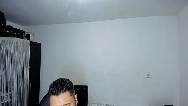 Snapshot of ares_sexxx chatting on 5, 5, 2026 ares sexxx online show from 5, 5, 2026