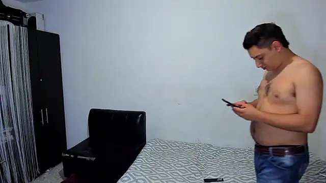 Snapshot of ares_sexxx chatting on 17, 5, 2026 ares sexxx online show from 17, 5, 2026