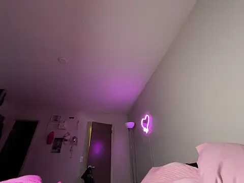 DiamondLove22 online show from 9, 1, 2025