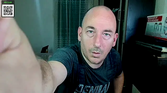 Snapshot of Johan___Barker chatting on 4, 2, 2025 Johan Barker online show from 4, 2, 2025