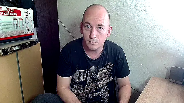 Snapshot of Johan___Barker chatting on 5, 2, 2025 Johan Barker online show from 5, 2, 2025