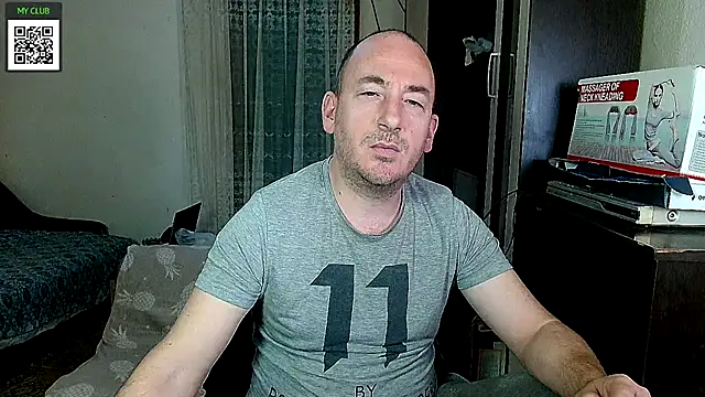 Snapshot of Johan___Barker chatting on 28, 2, 2025 Johan Barker online show from 28, 2, 2025