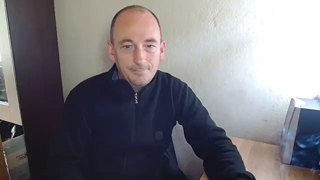 Snapshot of Johan___Barker chatting on 9, 10, 2025 Johan Barker online show from 9, 10, 2025