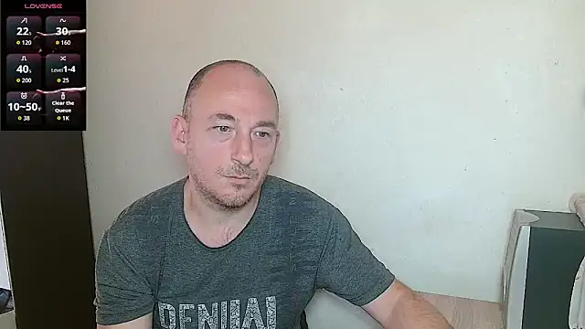 Snapshot of Johan___Barker chatting on 23, 12, 2025 Johan Barker online show from 23, 12, 2025