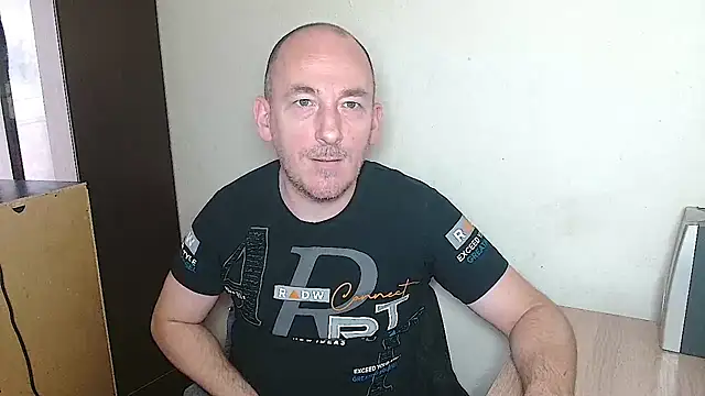 Snapshot of Johan___Barker chatting on 3, 2, 2026 Johan Barker online show from 3, 2, 2026