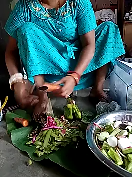 Snapshot of Anushka_21 chatting on 7, 10, 2025 Anushka 21 online show from 7, 10, 2025