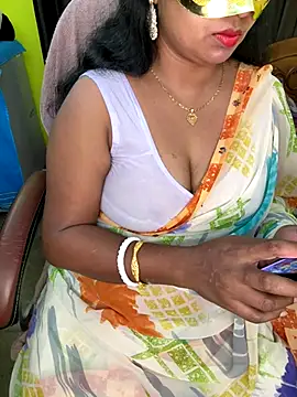 Snapshot of Anushka_21 chatting on 2, 11, 2025 Anushka 21 online show from 2, 11, 2025