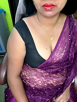 Snapshot of Anushka_21 chatting on 7, 11, 2025 Anushka 21 online show from 7, 11, 2025