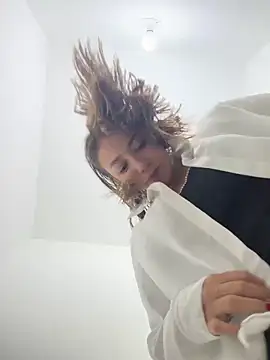 Snapshot of Hall_16 chatting on 20, 3, 2025 Hall 16 online show from 20, 3, 2025