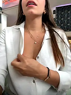 Snapshot of Hall_16 chatting on 8, 9, 2025 Hall 16 online show from 8, 9, 2025