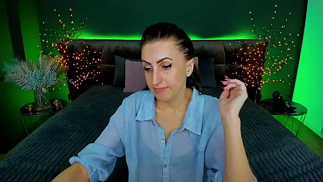 Rebecca Diamond online show from 30, 1, 2025