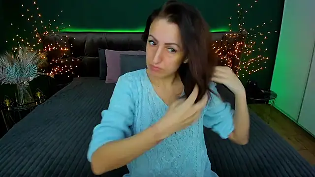 Rebecca Diamond online show from 2, 2, 2025