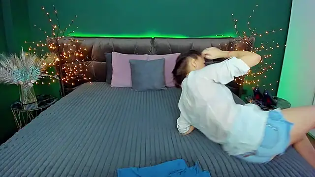 Rebecca Diamond online show from 9, 2, 2025