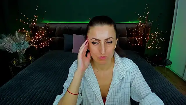 Rebecca Diamond online show from 16, 2, 2025