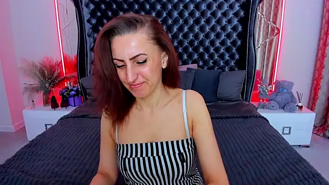 Rebecca Diamond online show from 26, 4, 2026