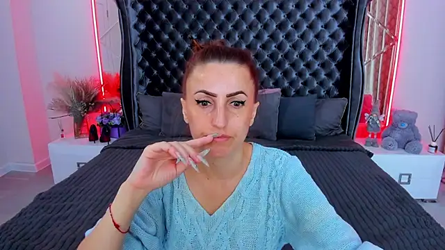 Snapshot of Rebecca_Diamond chatting on 10, 5, 2026 Rebecca Diamond online show from 10, 5, 2026