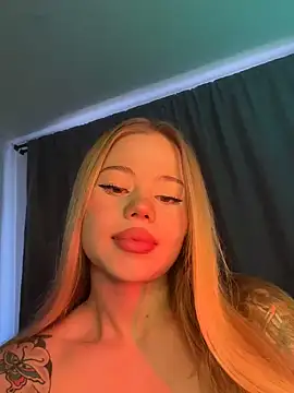 Snapshot of curchez_ chatting on 25, 12, 2024 curchez online show from 25, 12, 2024