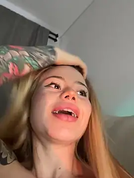 Snapshot of curchez_ chatting on 31, 1, 2025 curchez online show from 31, 1, 2025