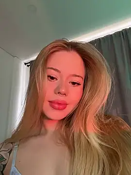 Snapshot of curchez_ chatting on 1, 2, 2025 curchez online show from 1, 2, 2025