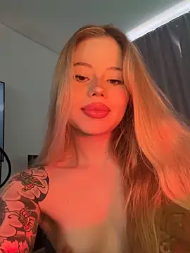 Snapshot of curchez_ chatting on 14, 2, 2025 curchez online show from 14, 2, 2025