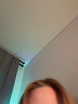 Snapshot of curchez_ chatting on 14, 2, 2025 curchez online show from 14, 2, 2025