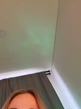 Snapshot of curchez_ chatting on 17, 2, 2025 curchez online show from 17, 2, 2025