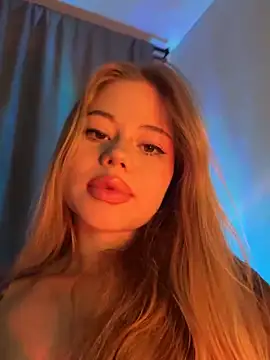 Snapshot of curchez_ chatting on 27, 2, 2025 curchez online show from 27, 2, 2025