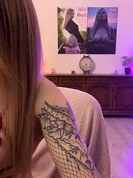 Snapshot of Cute-Alice chatting on 5, 12, 2025 Cute-Alice online show from 5, 12, 2025