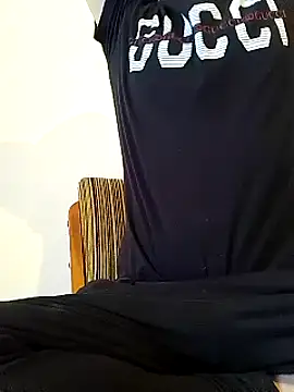 Snapshot of Rolandxxxr chatting on 23, 2, 2025 Rolandxxxr online show from 23, 2, 2025