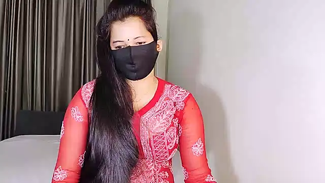 YourLovelyQueen online show from 6, 12, 2024