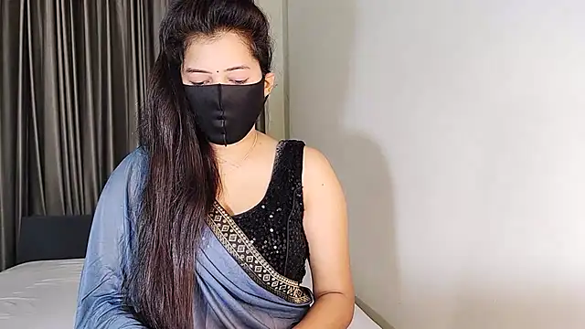 YourLovelyQueen online show from 23, 12, 2024