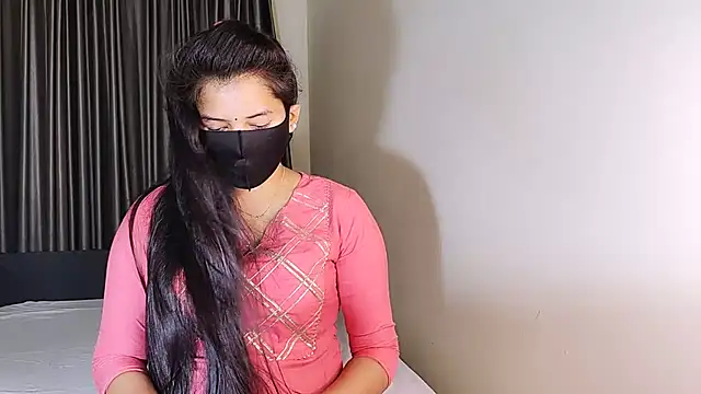 YourLovelyQueen online show from 11, 2, 2025