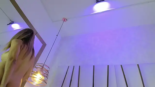 elena mature online show from 22, 4, 2026