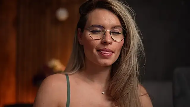 Snapshot of BrandyWhite chatting on 24, 2, 2025 BrandyWhite online show from 24, 2, 2025