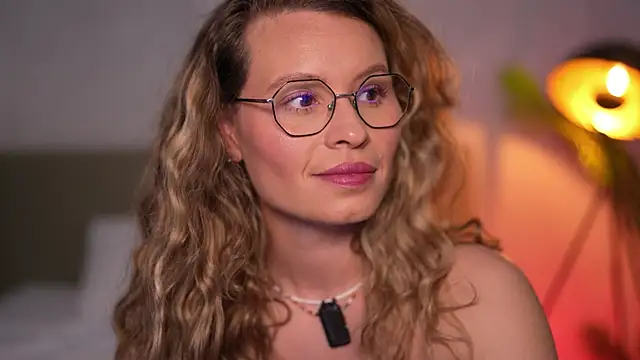 BrandyWhite online show from 16, 6, 2026