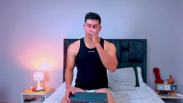 FelipeAndMarcello3 online show from 23, 4, 2026