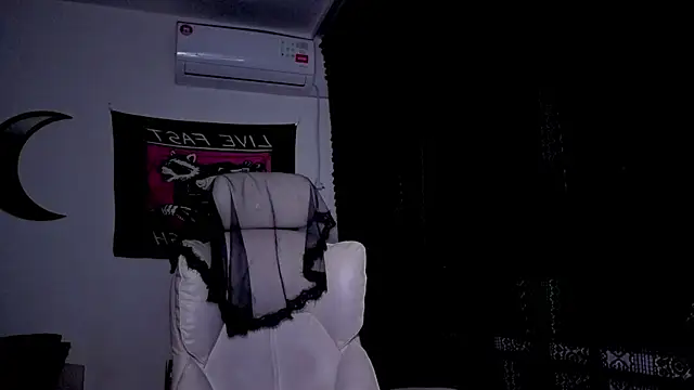 Ivon Diaz online show from 28, 4, 2026